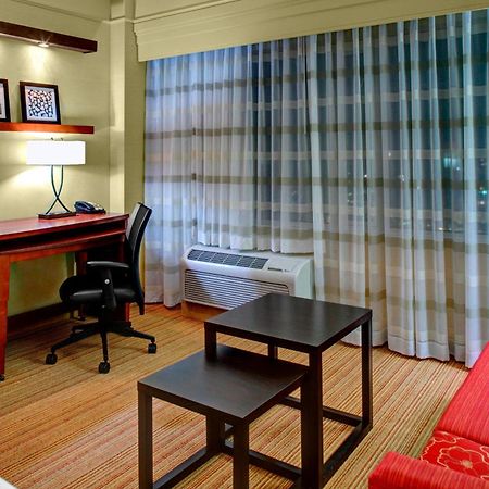 Courtyard By Marriott Greenville Downtown Ngoại thất bức ảnh