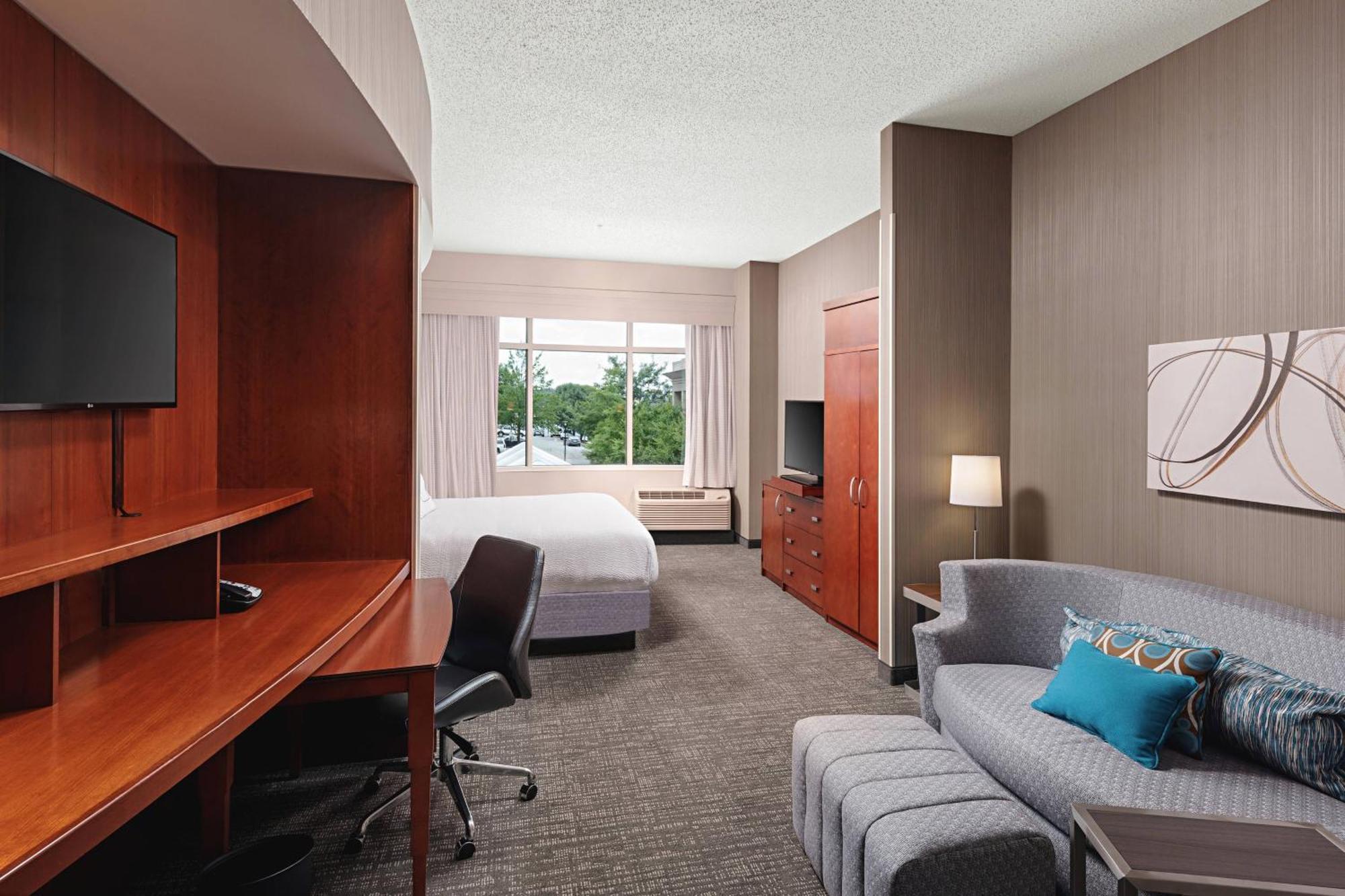 Courtyard By Marriott Greenville Downtown Ngoại thất bức ảnh