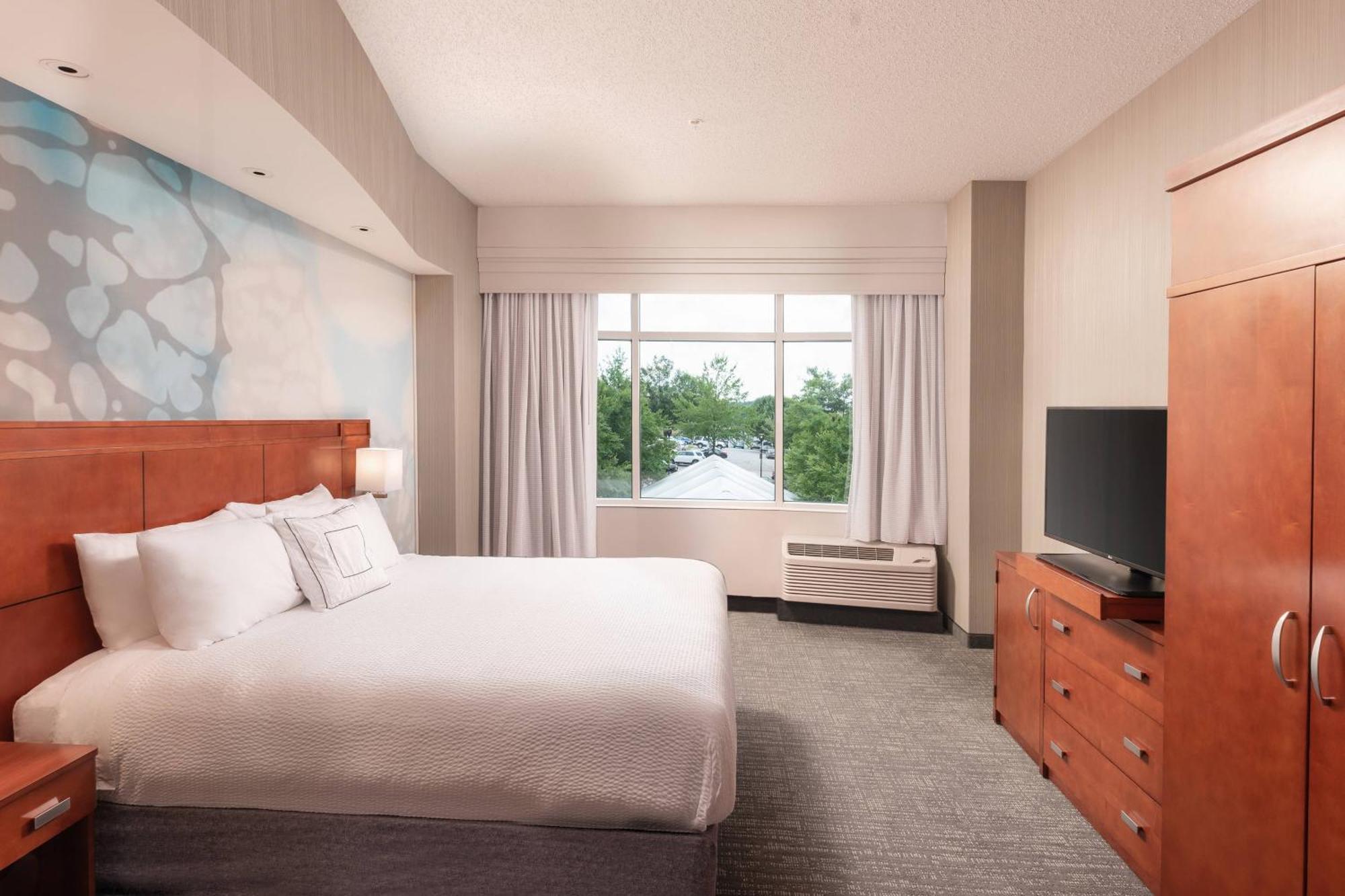 Courtyard By Marriott Greenville Downtown Ngoại thất bức ảnh