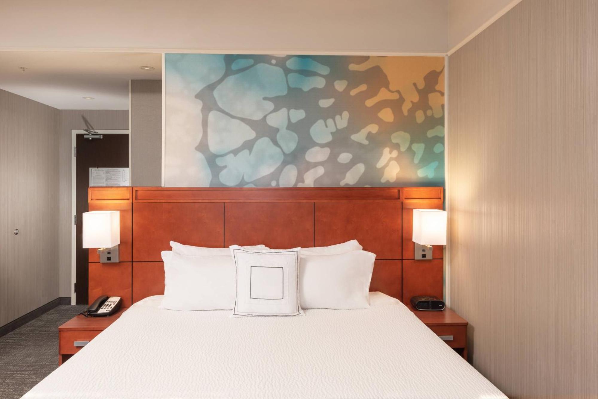 Courtyard By Marriott Greenville Downtown Ngoại thất bức ảnh