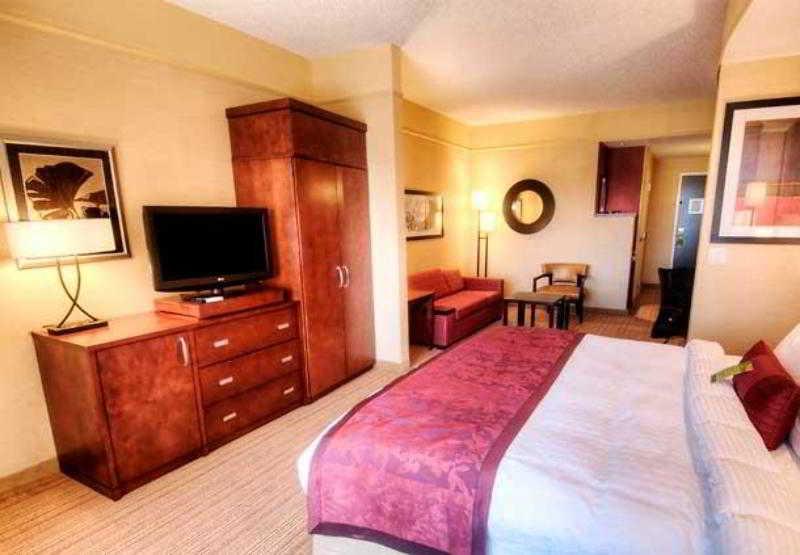 Courtyard By Marriott Greenville Downtown Ngoại thất bức ảnh