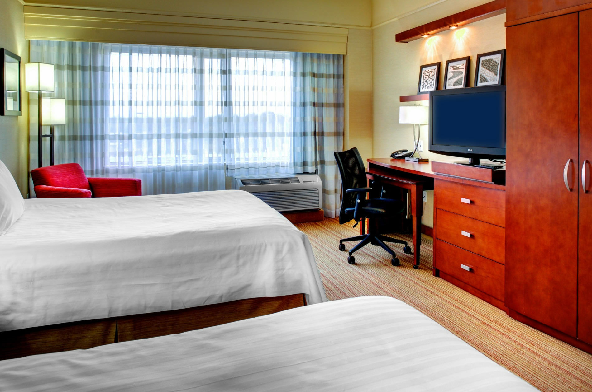 Courtyard By Marriott Greenville Downtown Ngoại thất bức ảnh